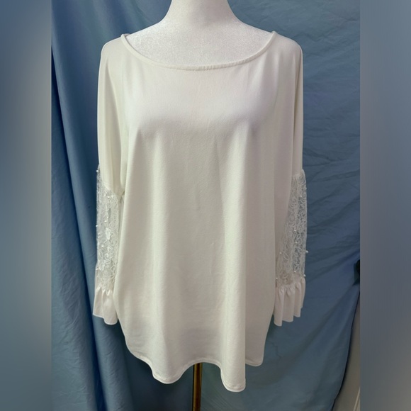 Cupio Tops - CUPIO White Stretchy Blouse Long Lace Ruffle Sleeves and attached Pearls Size XL